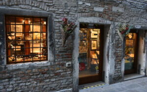 Renovation brings Venice Jewish Museum into future, visitors into 16th century